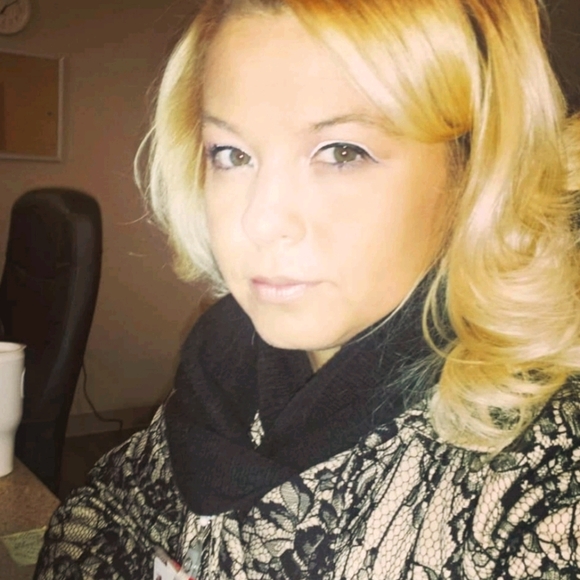 Meet your Posher, Anastasia - Picture 3 of 4